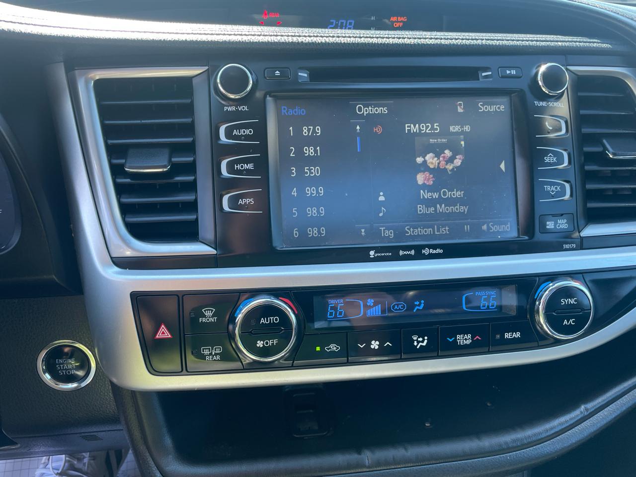 Toyota Highlander XLE V6 AWD (Natl) 2018