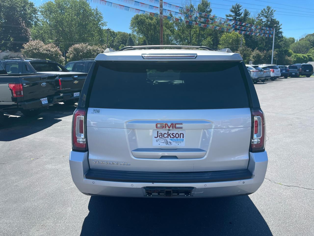 GMC Yukon XL 4WD 4dr SLT 2015