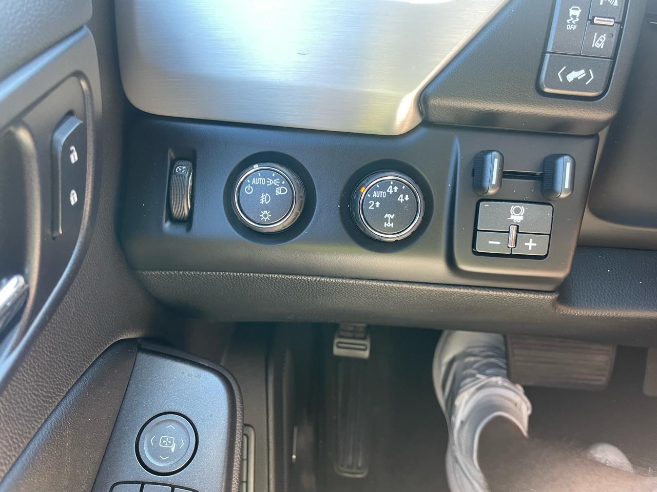 GMC Yukon XL 4WD 4dr SLT 2015