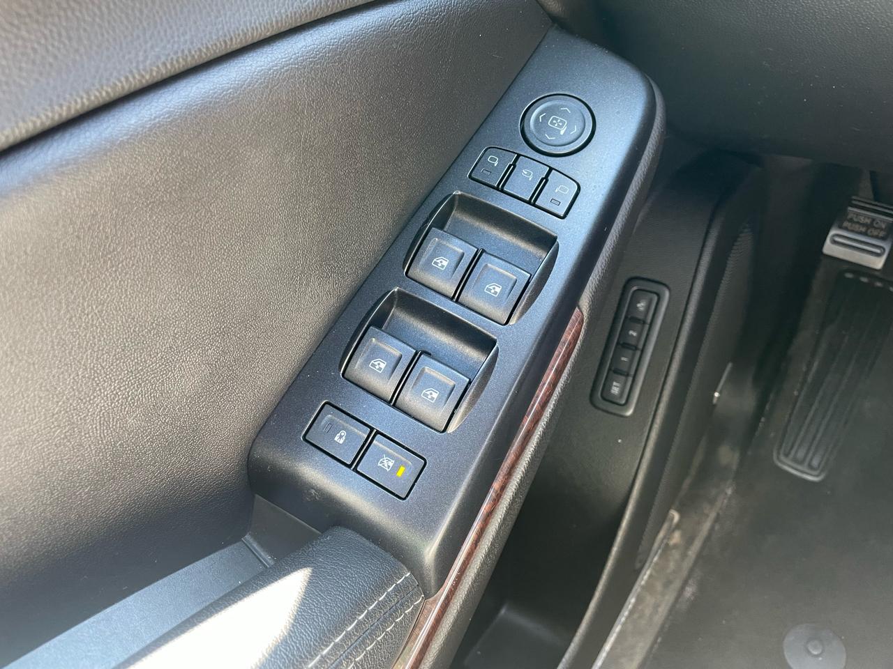 GMC Yukon XL 4WD 4dr SLT 2015
