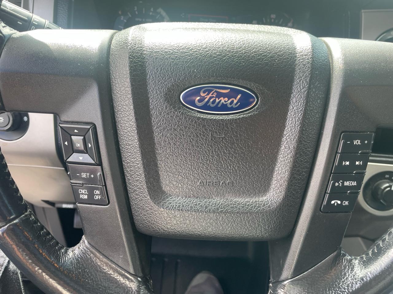 Ford Expedition EL 4WD 4dr XLT 2016