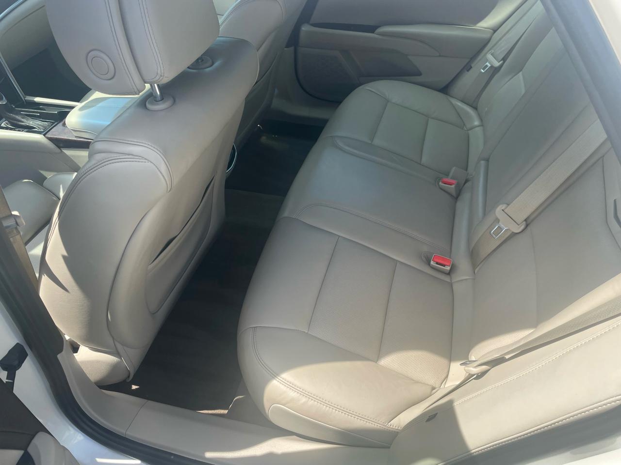 Cadillac XTS 4dr Sdn Luxury AWD 2014