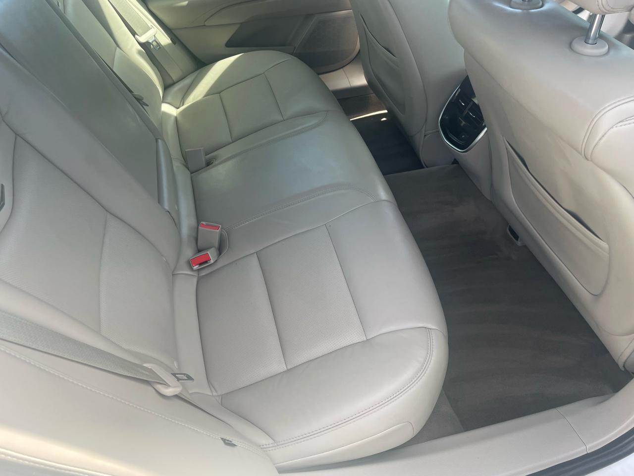 Cadillac XTS 4dr Sdn Luxury AWD 2014