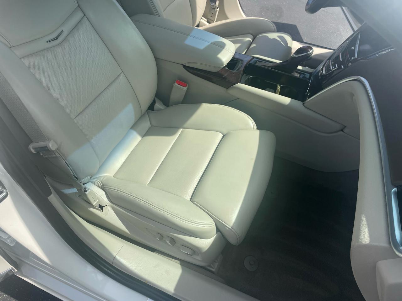 Cadillac XTS 4dr Sdn Luxury AWD 2014