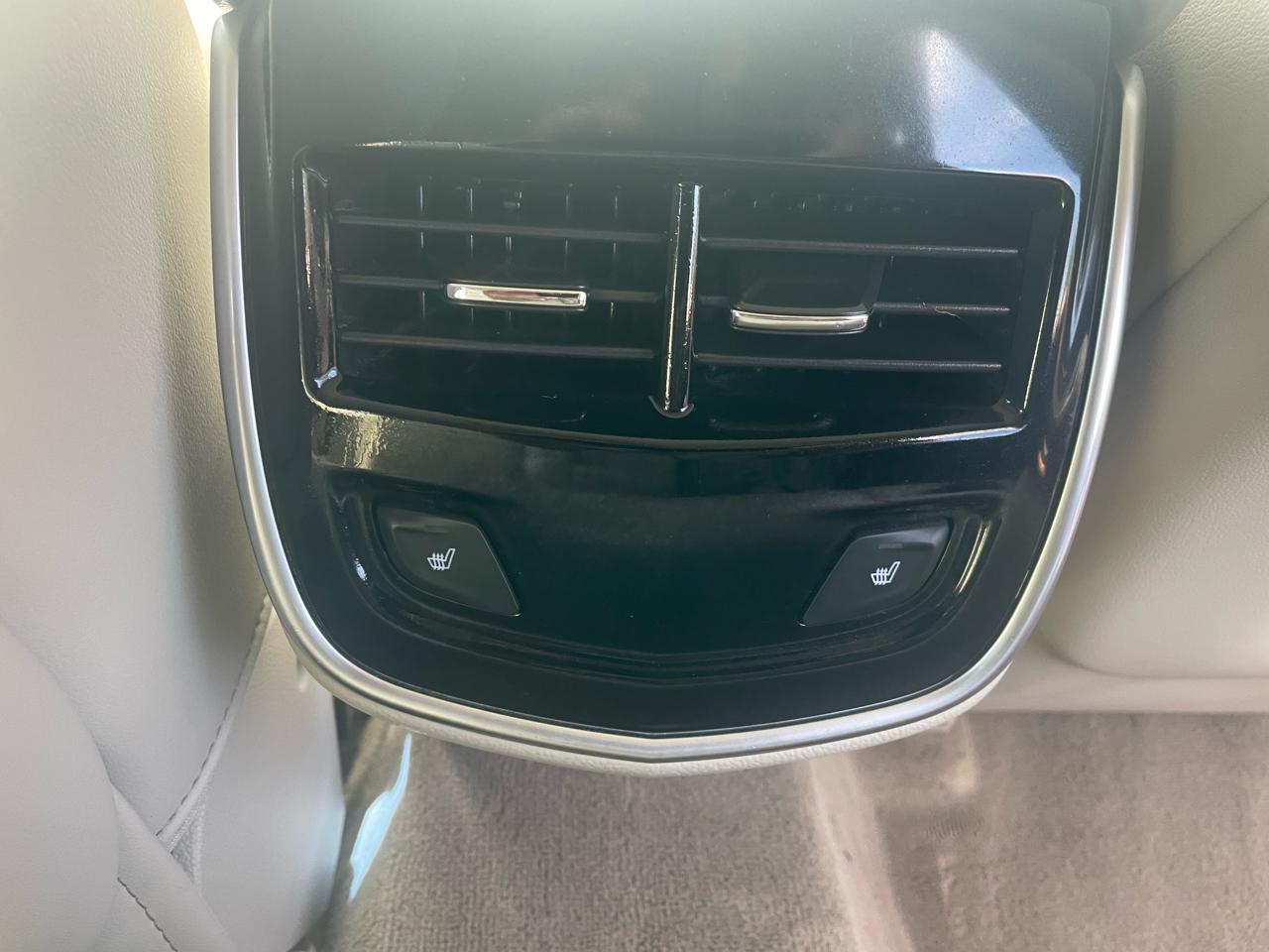 Cadillac XTS 4dr Sdn Luxury AWD 2014