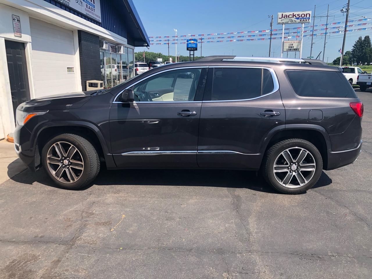 GMC Acadia AWD 4dr Denali 2017