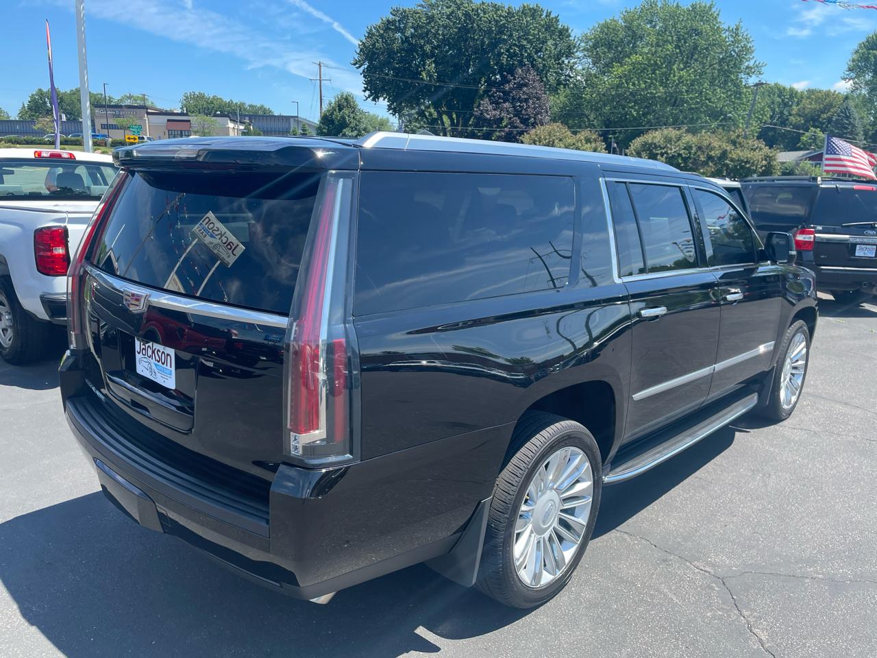 Cadillac Escalade ESV 4WD 4dr Premium Luxury 2018