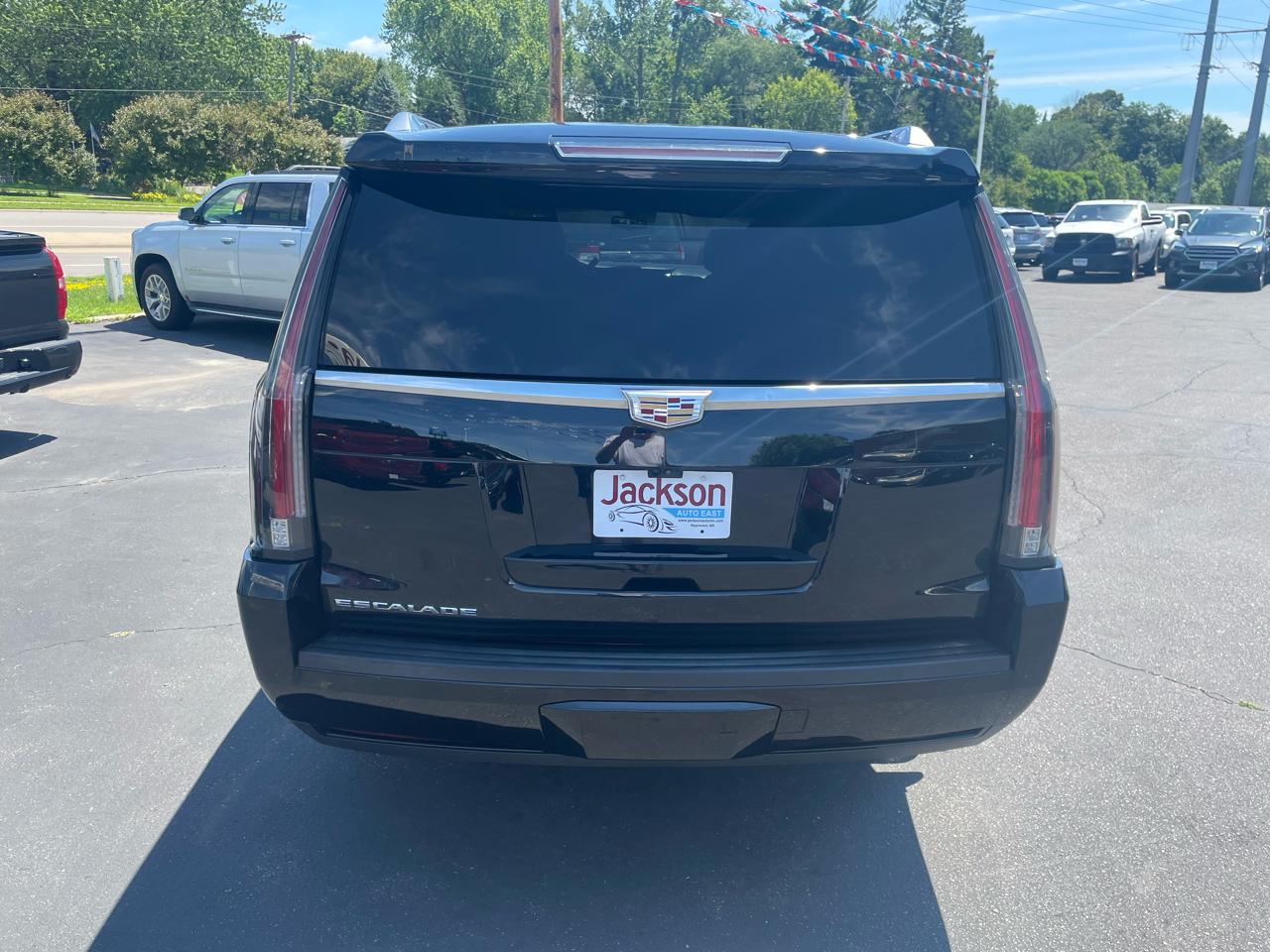 Cadillac Escalade ESV 4WD 4dr Premium Luxury 2018