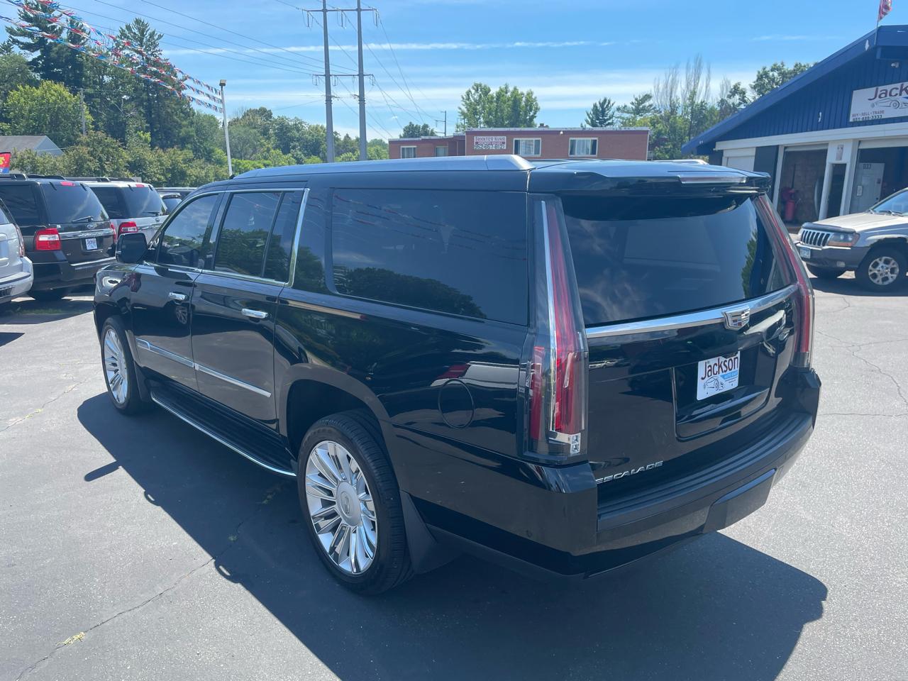 Cadillac Escalade ESV 4WD 4dr Premium Luxury 2018
