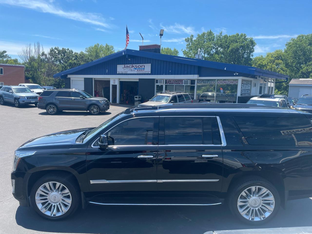 Cadillac Escalade ESV 4WD 4dr Premium Luxury 2018
