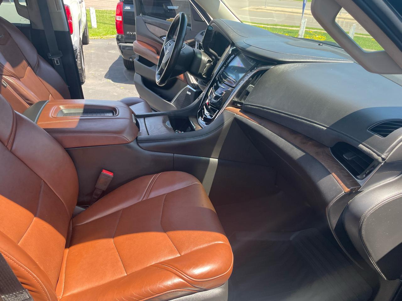 Cadillac Escalade ESV 4WD 4dr Premium Luxury 2018