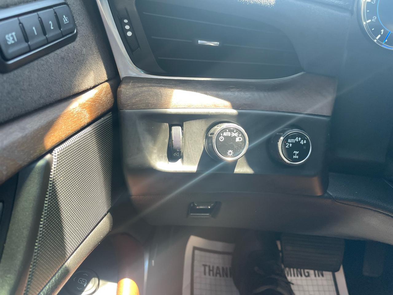 Cadillac Escalade ESV 4WD 4dr Premium Luxury 2018