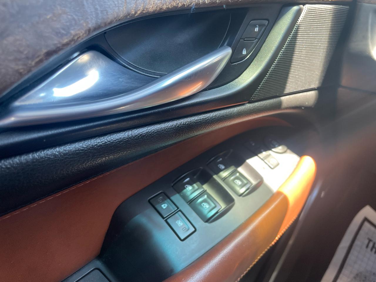 Cadillac Escalade ESV 4WD 4dr Premium Luxury 2018