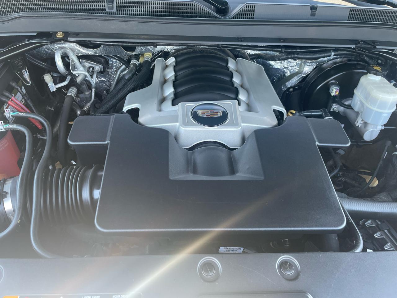 Cadillac Escalade ESV 4WD 4dr Premium Luxury 2018