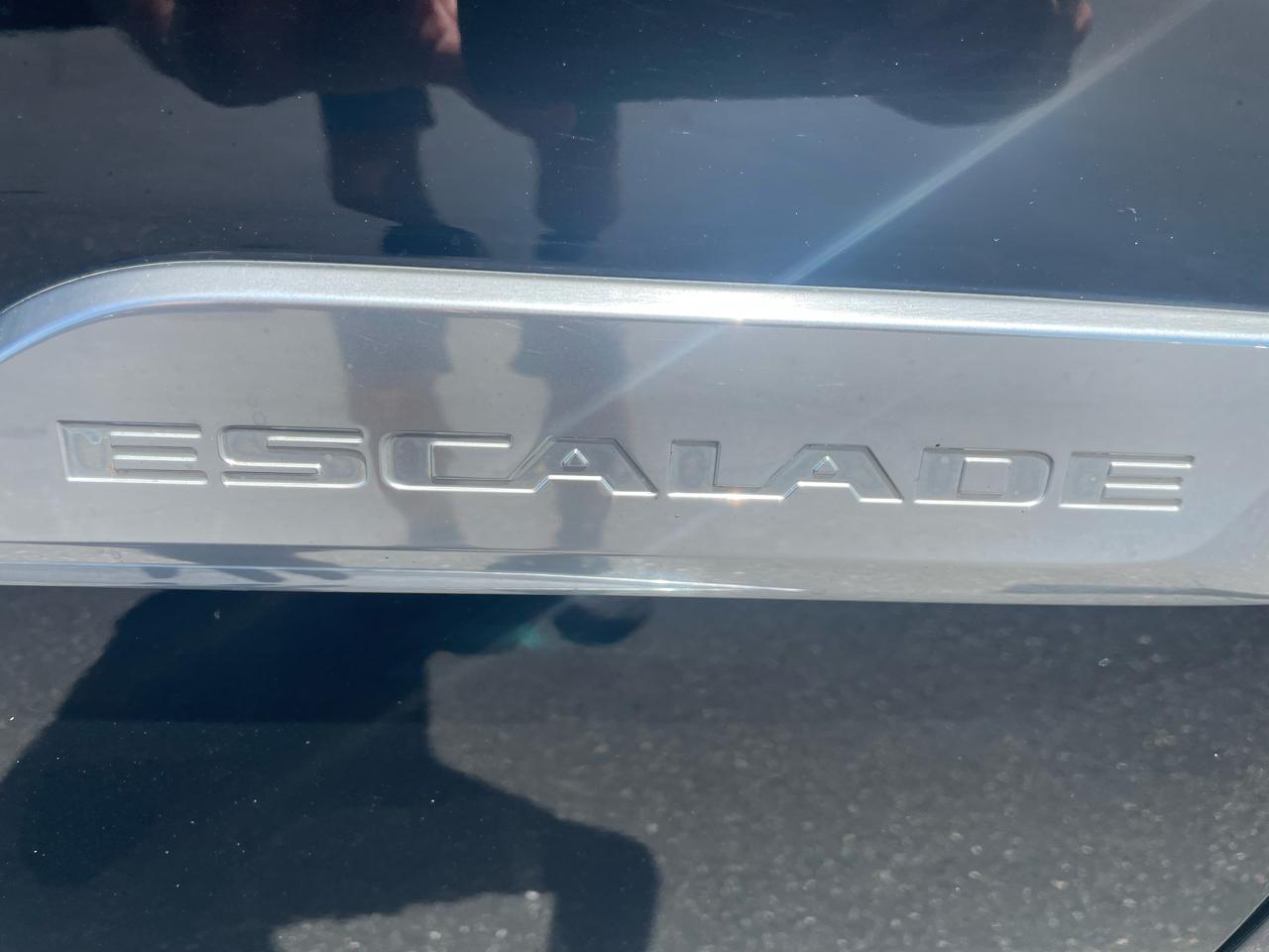 Cadillac Escalade ESV 4WD 4dr Premium Luxury 2018