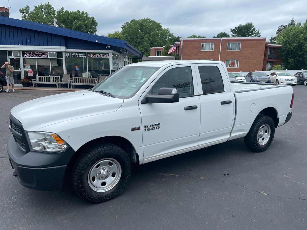 RAM 1500 4WD Quad Cab 140.5" Tradesman 2016