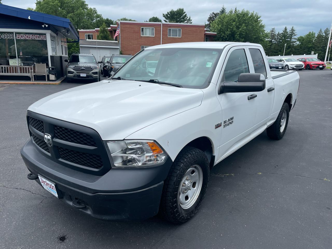 RAM 1500 4WD Quad Cab 140.5" Tradesman 2016