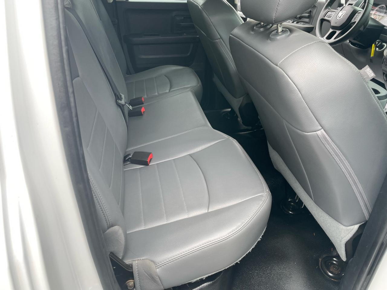 RAM 1500 4WD Quad Cab 140.5" Tradesman 2016