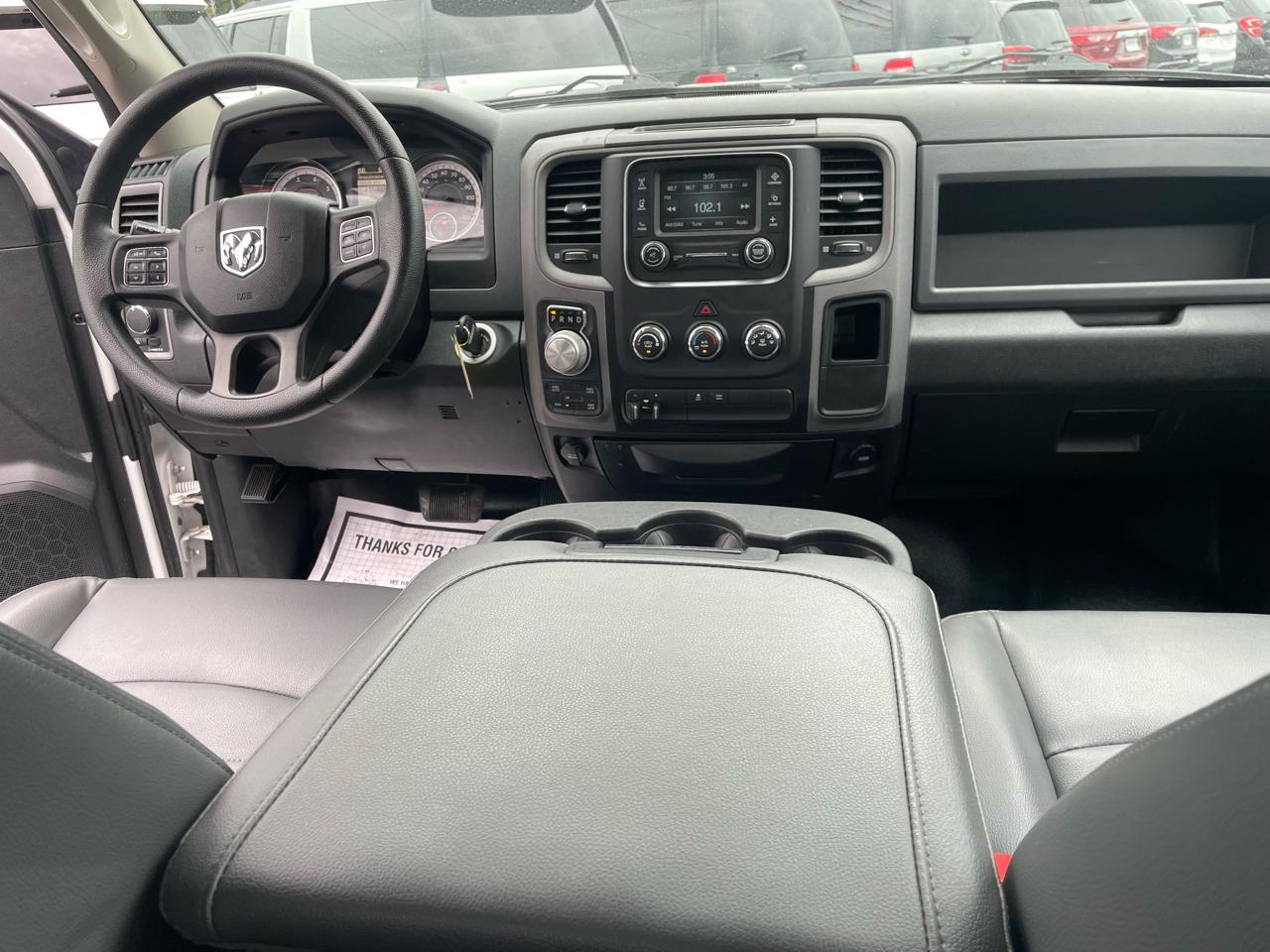 RAM 1500 4WD Quad Cab 140.5" Tradesman 2016