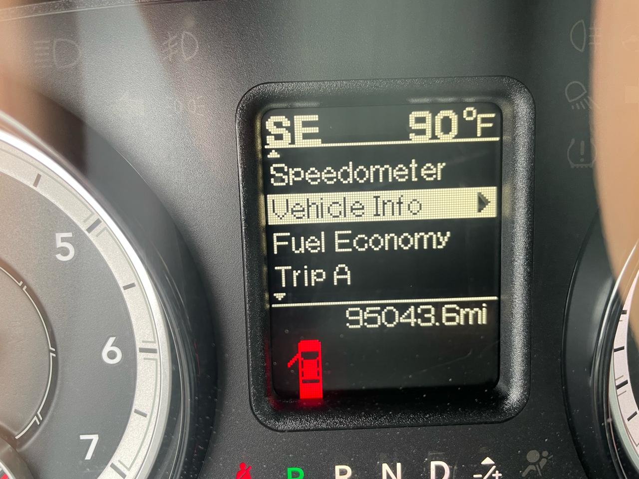RAM 1500 4WD Quad Cab 140.5" Tradesman 2016