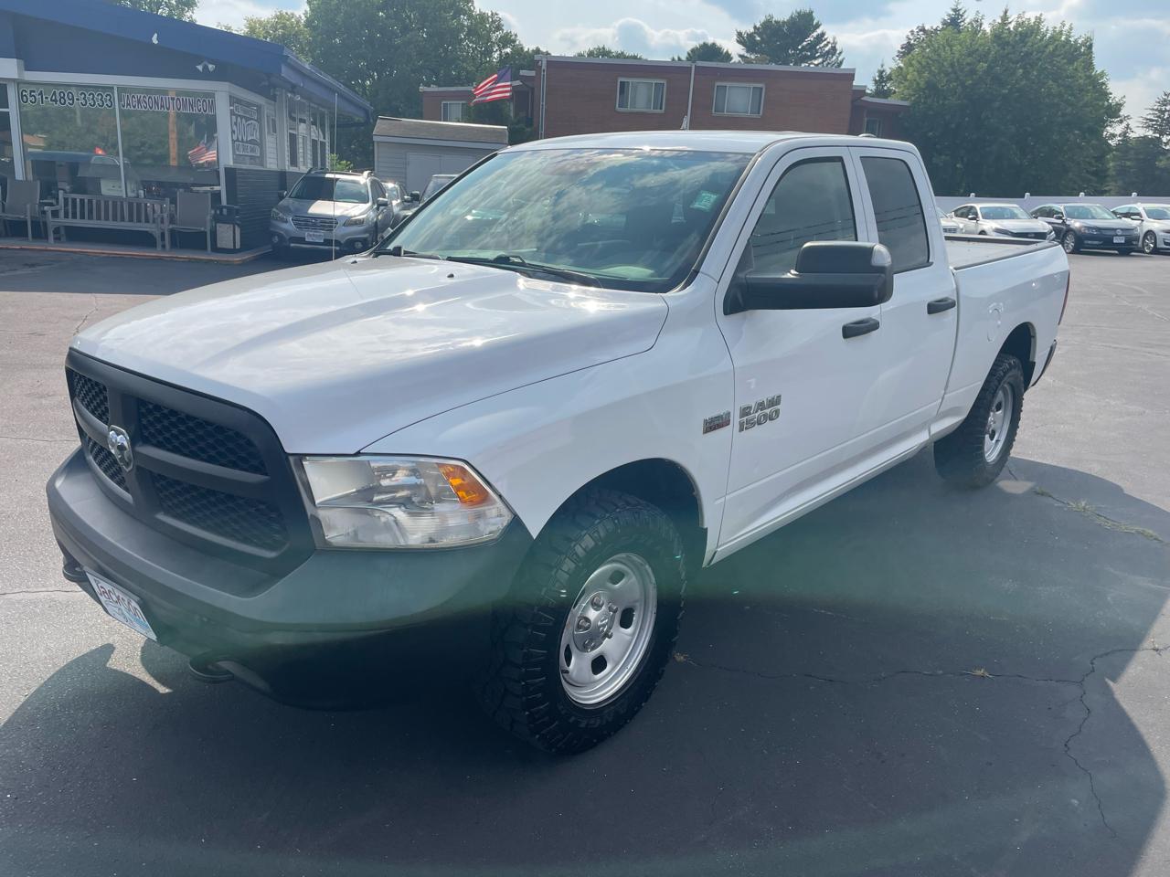 RAM 1500 4WD Quad Cab 140.5" Tradesman 2016