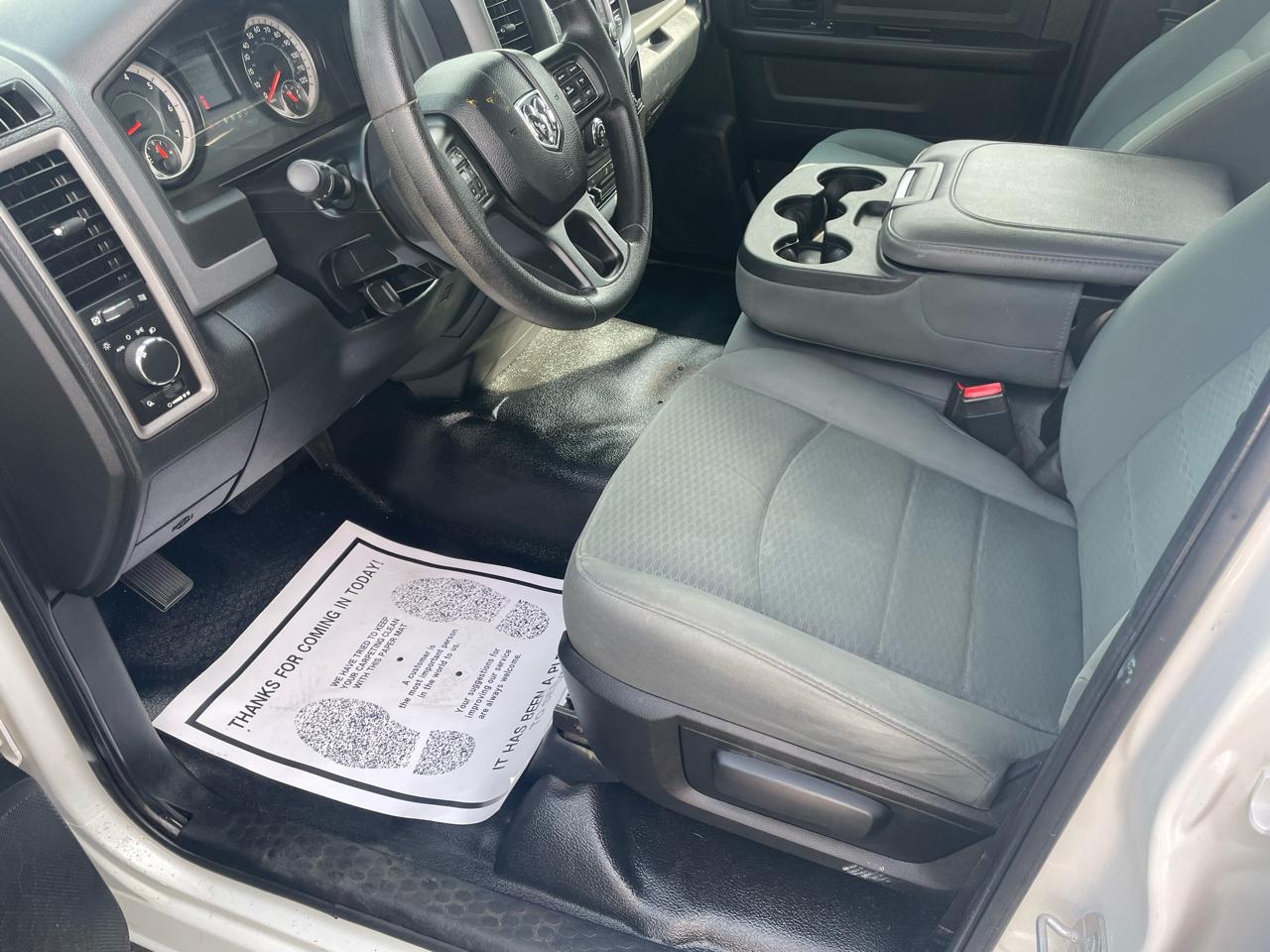 RAM 1500 4WD Quad Cab 140.5" Tradesman 2016