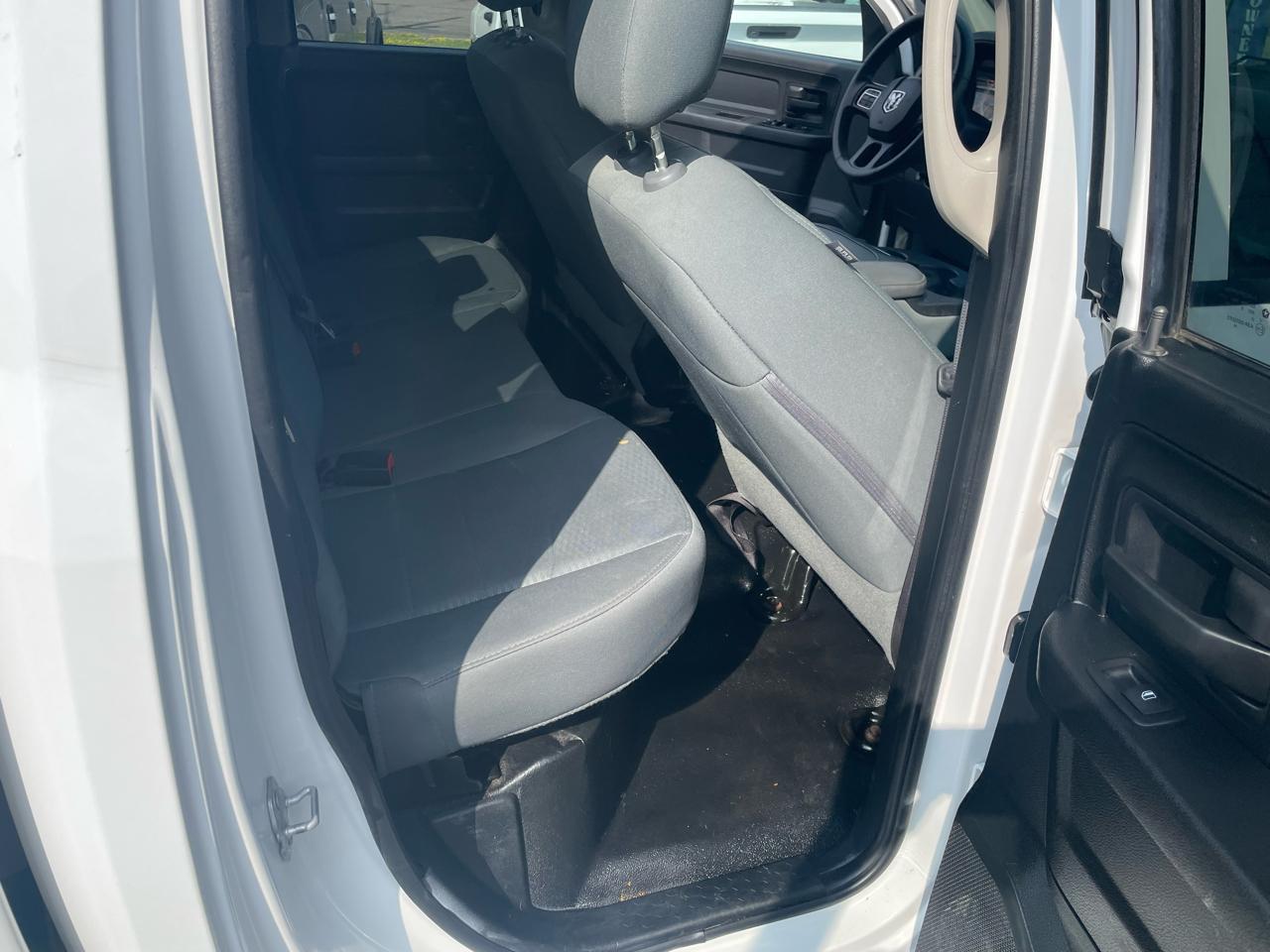 RAM 1500 4WD Quad Cab 140.5" Tradesman 2016