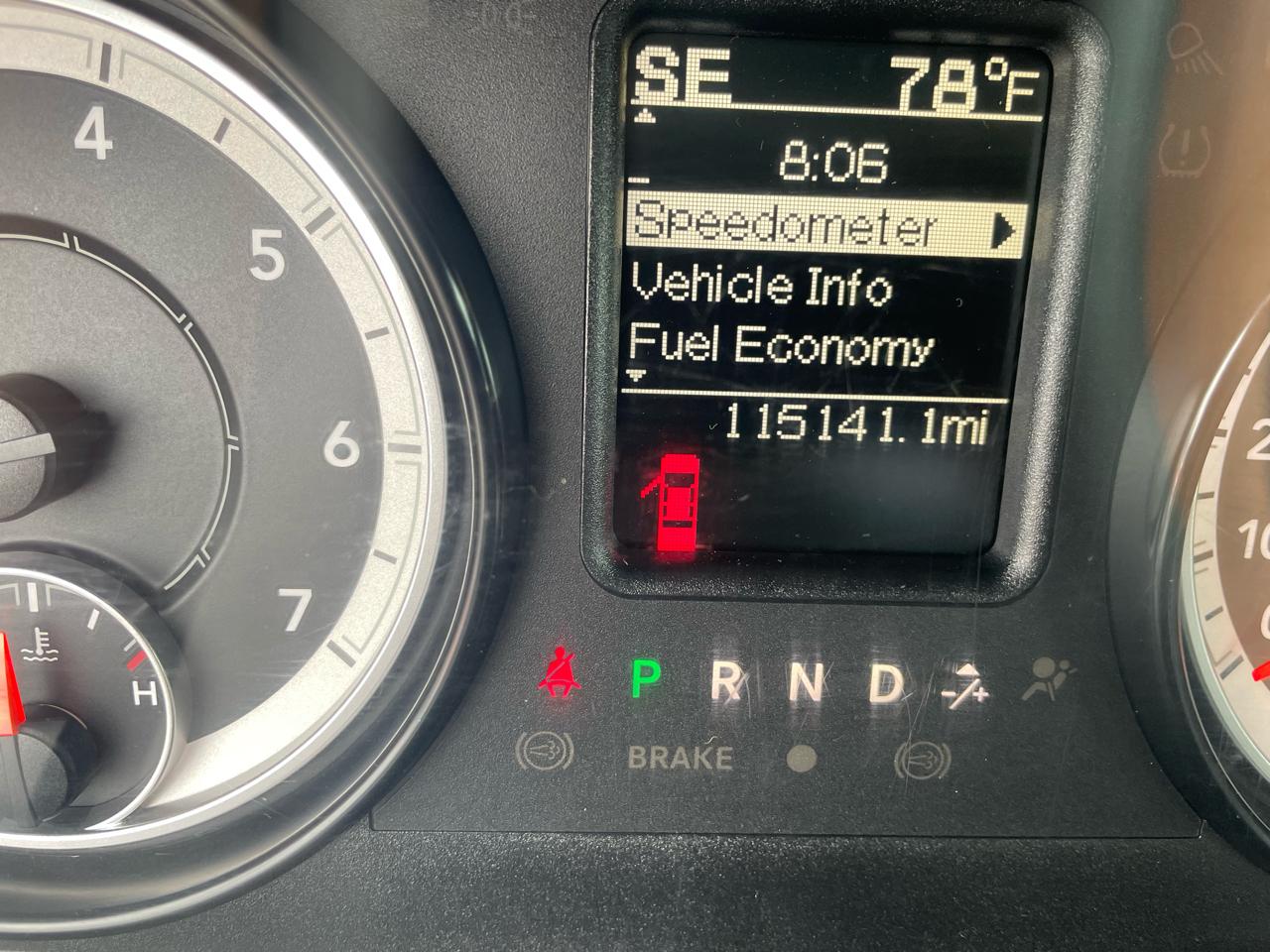 RAM 1500 4WD Quad Cab 140.5" Tradesman 2016