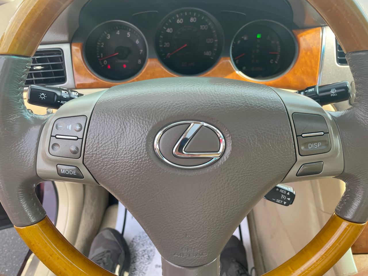 Lexus ES 330 4dr Sdn 2005