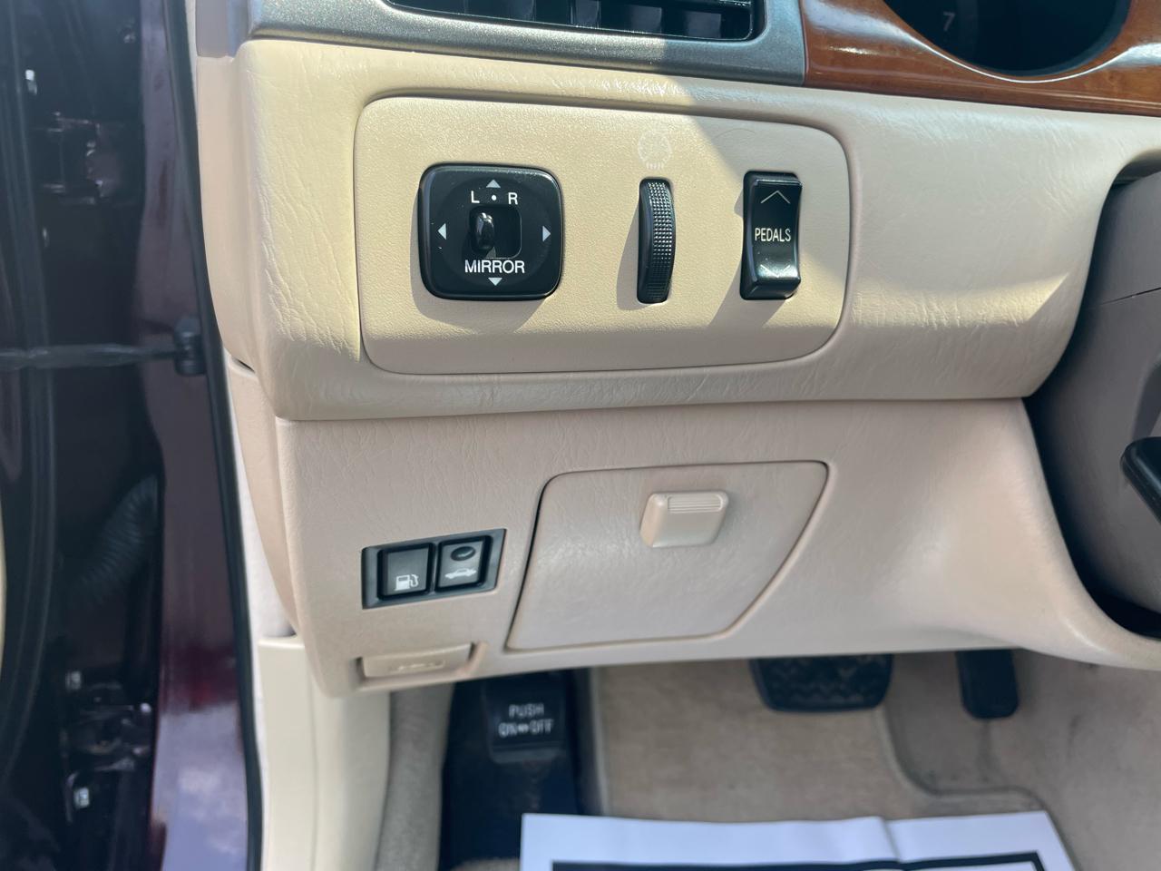 Lexus ES 330 4dr Sdn 2005