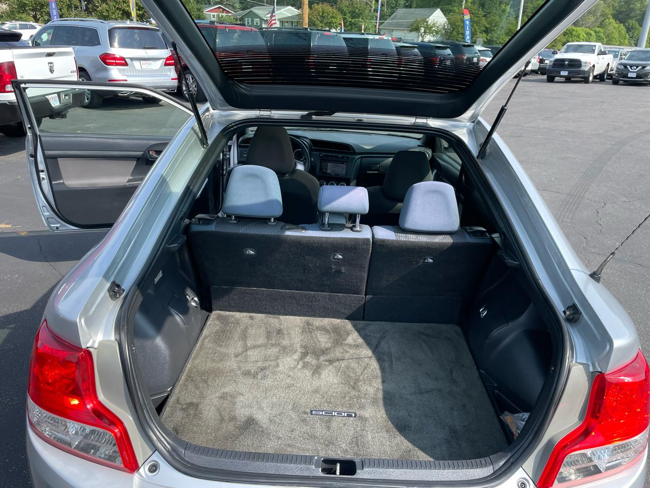Scion tC 2dr HB Auto Spec (Natl) 2012
