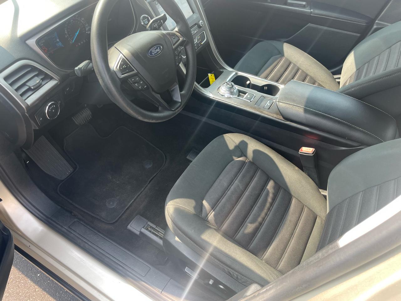 Ford Fusion SE FWD 2018