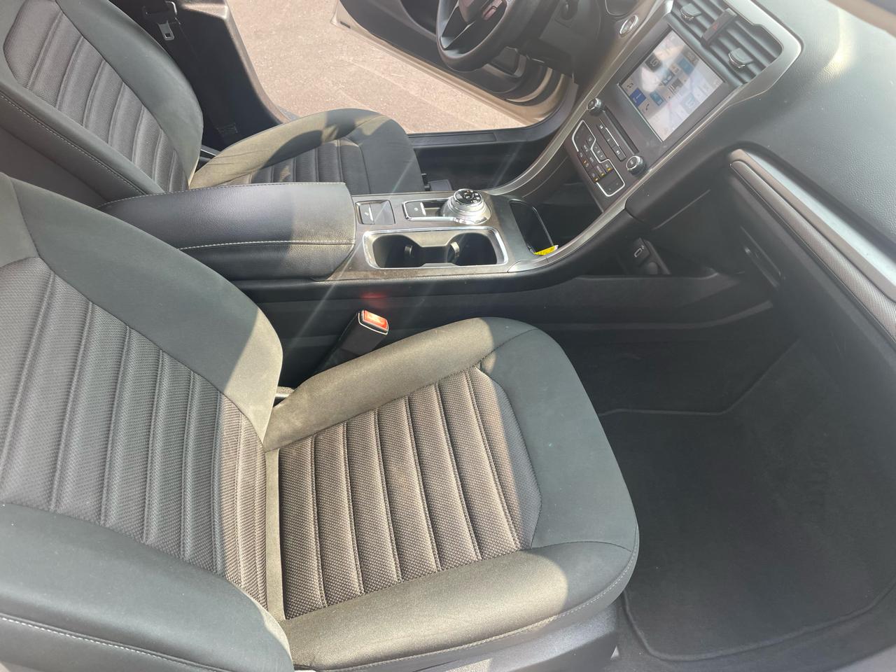 Ford Fusion SE FWD 2018