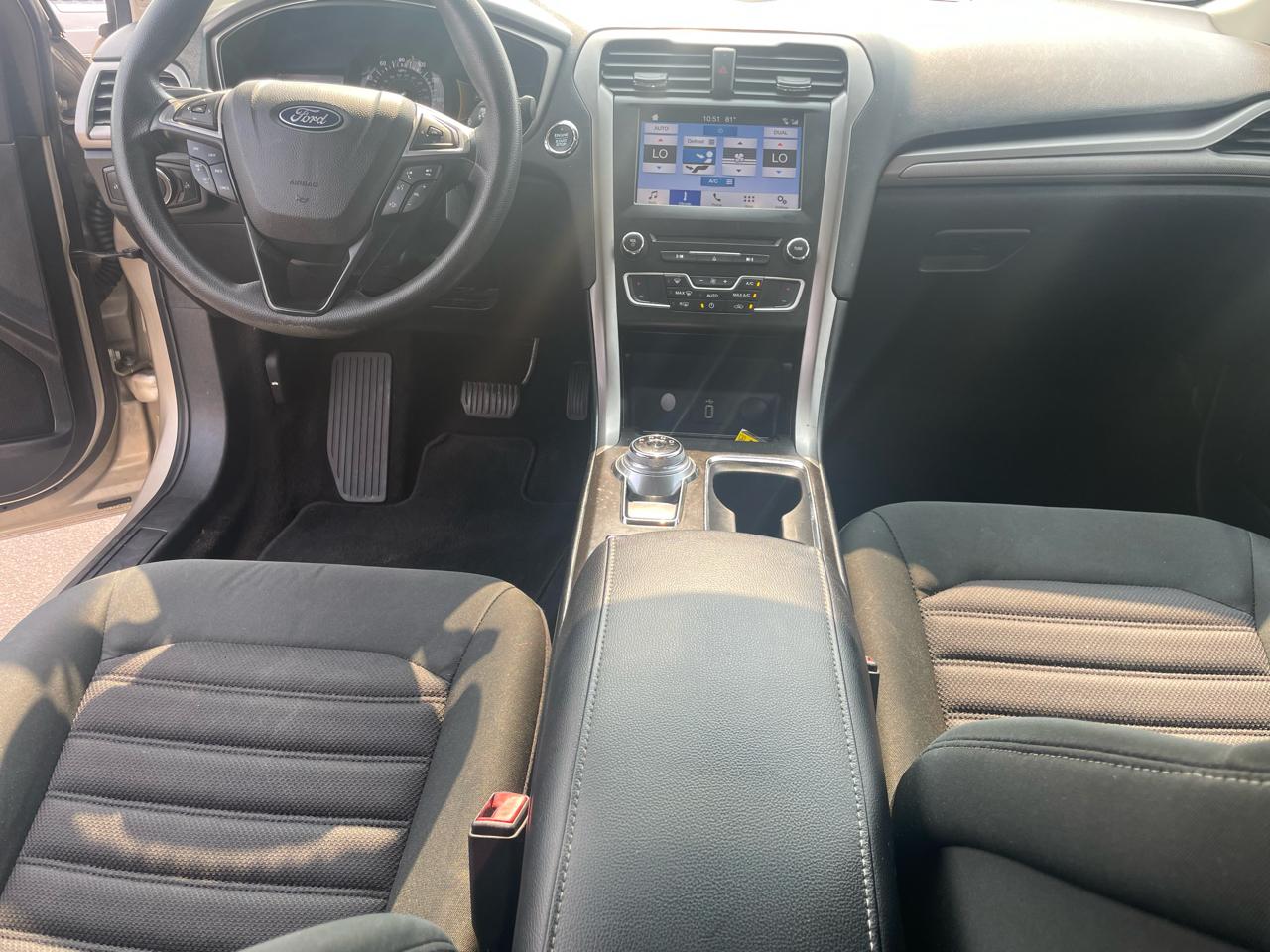 Ford Fusion SE FWD 2018