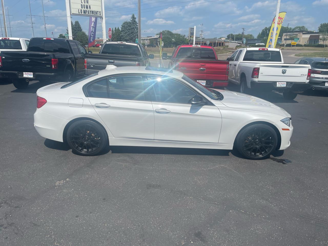 BMW 3 Series 4dr Sdn 328i xDrive AWD 2014
