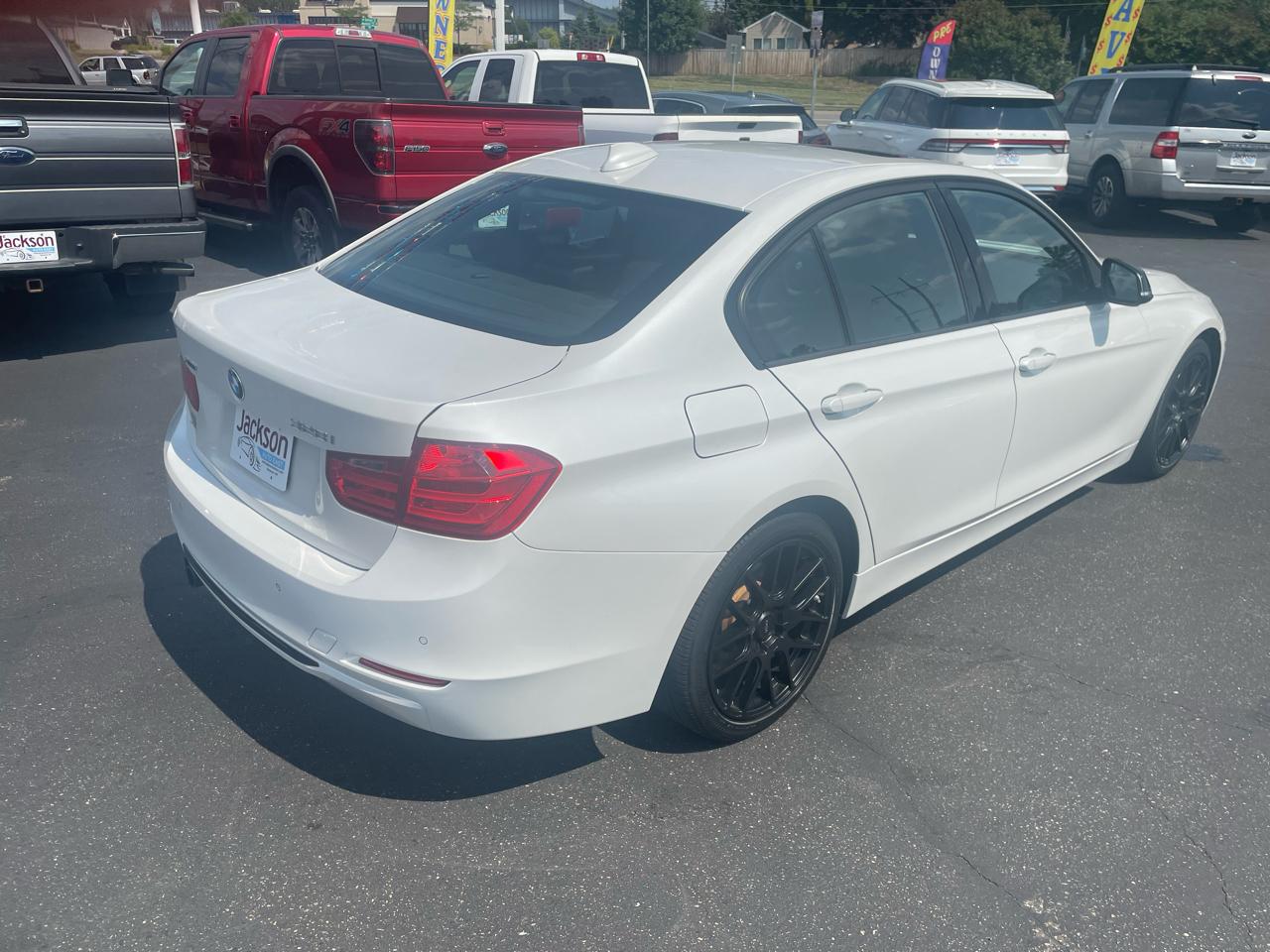 BMW 3 Series 4dr Sdn 328i xDrive AWD 2014
