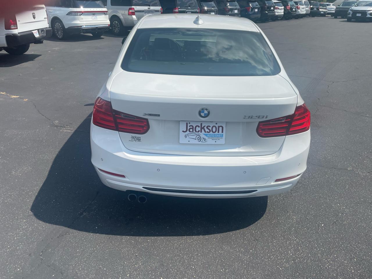 BMW 3 Series 4dr Sdn 328i xDrive AWD 2014
