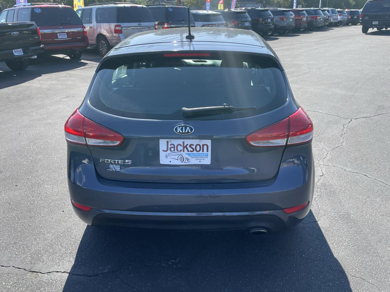 Kia Forte 5-Door 5dr HB Auto LX 2016