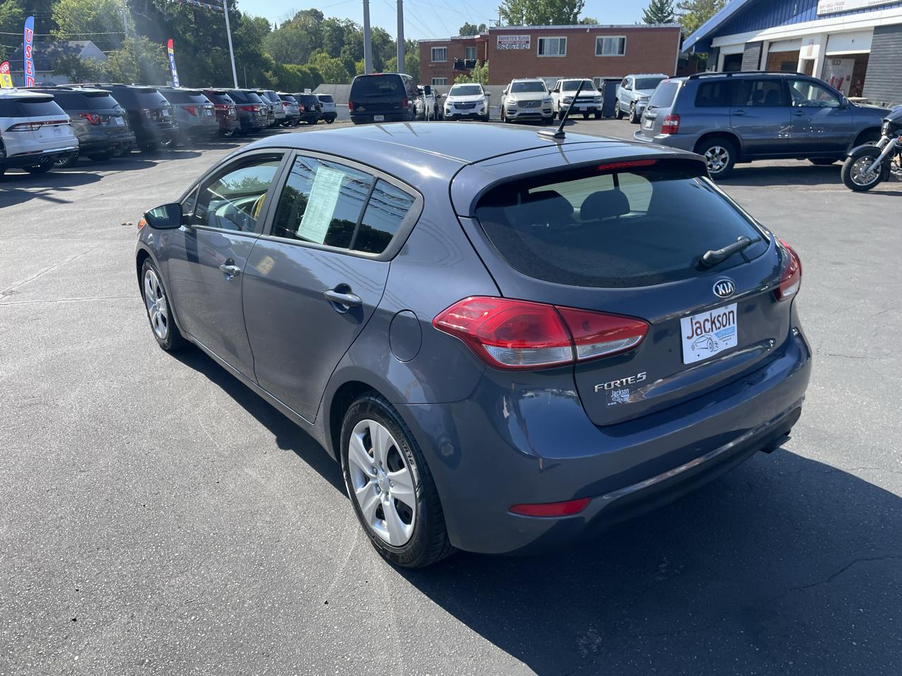 Kia Forte 5-Door 5dr HB Auto LX 2016