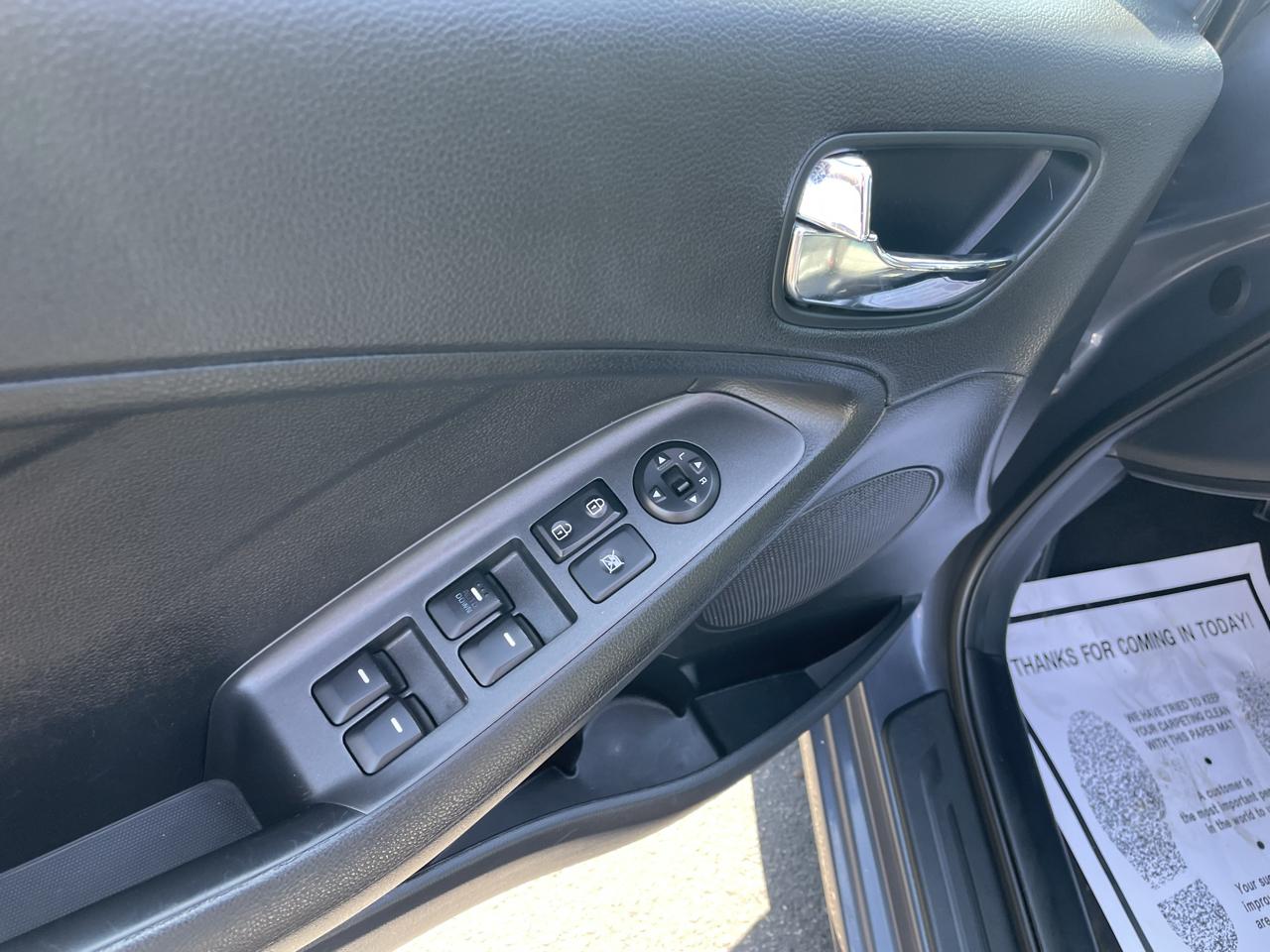 Kia Forte 5-Door 5dr HB Auto LX 2016