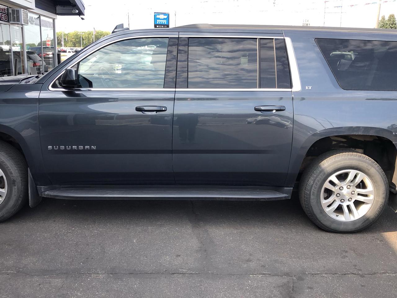 Chevrolet Suburban 4WD 4dr LT 2020