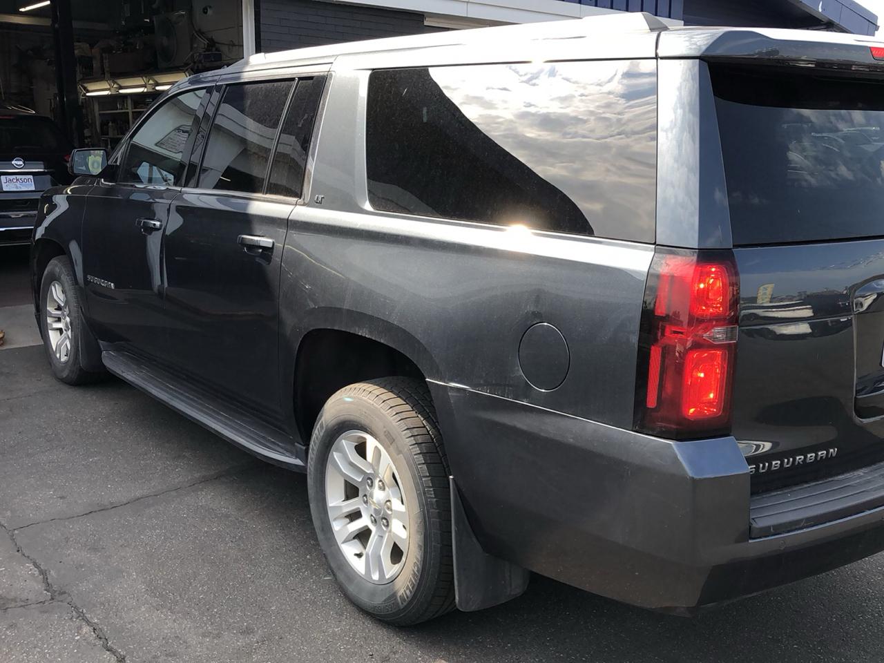 Chevrolet Suburban 4WD 4dr LT 2020
