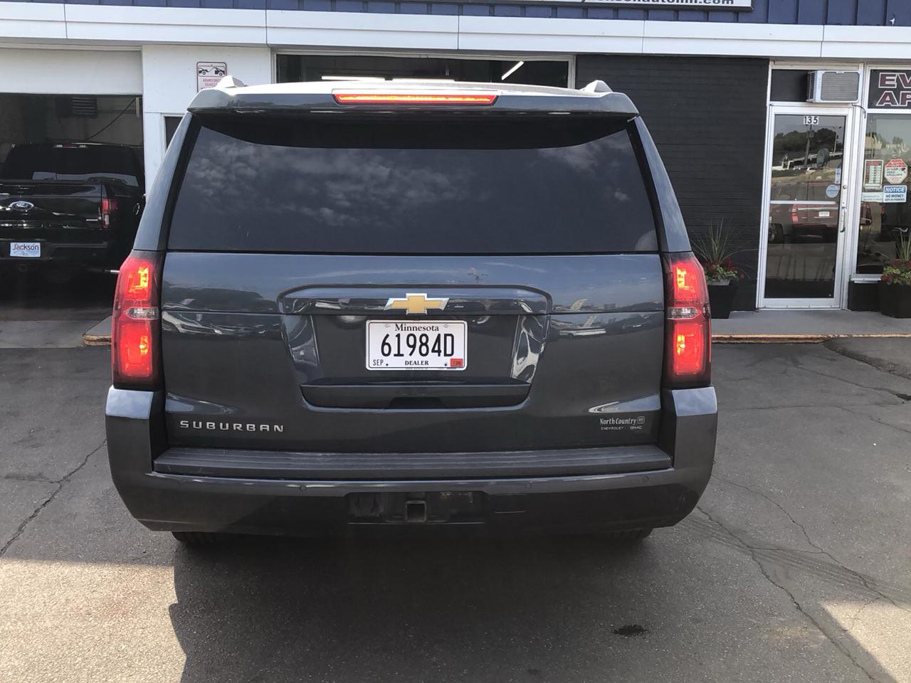 Chevrolet Suburban 4WD 4dr LT 2020