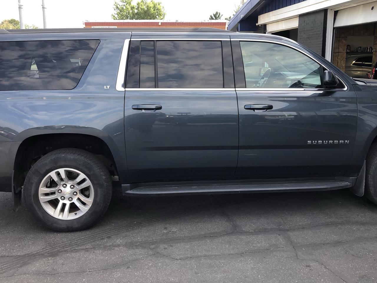 Chevrolet Suburban 4WD 4dr LT 2020
