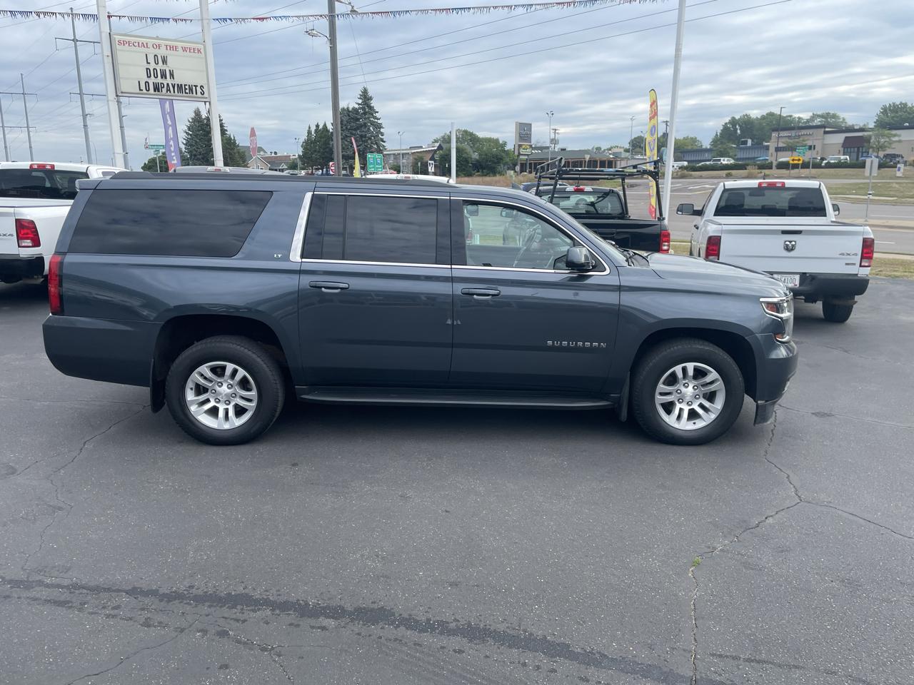 Chevrolet Suburban 4WD 4dr LT 2020