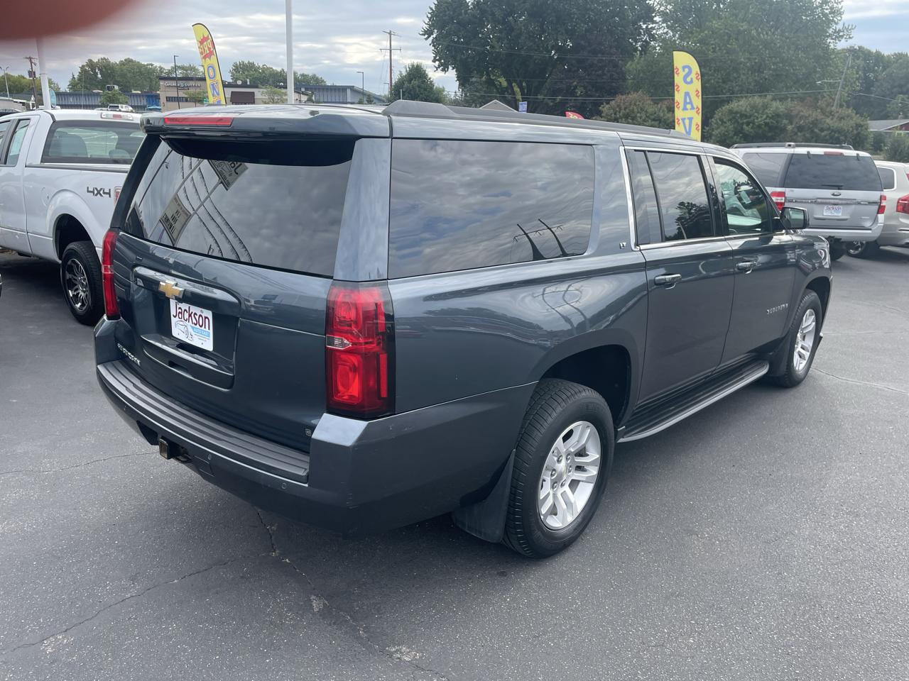 Chevrolet Suburban 4WD 4dr LT 2020