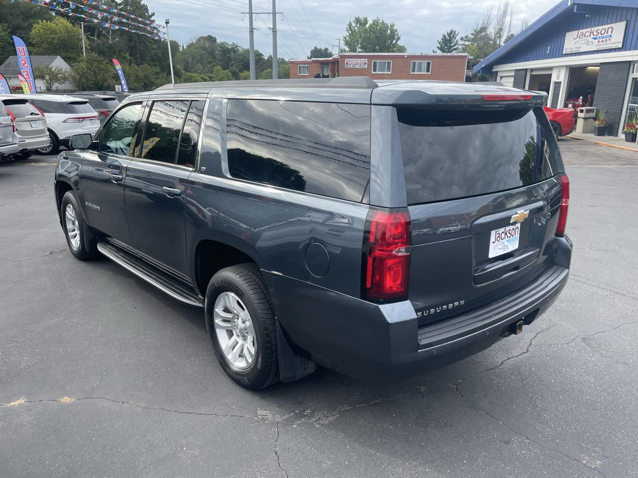 Chevrolet Suburban 4WD 4dr LT 2020