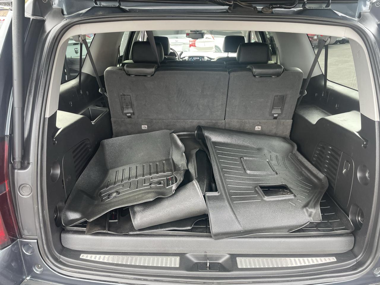 Chevrolet Suburban 4WD 4dr LT 2020