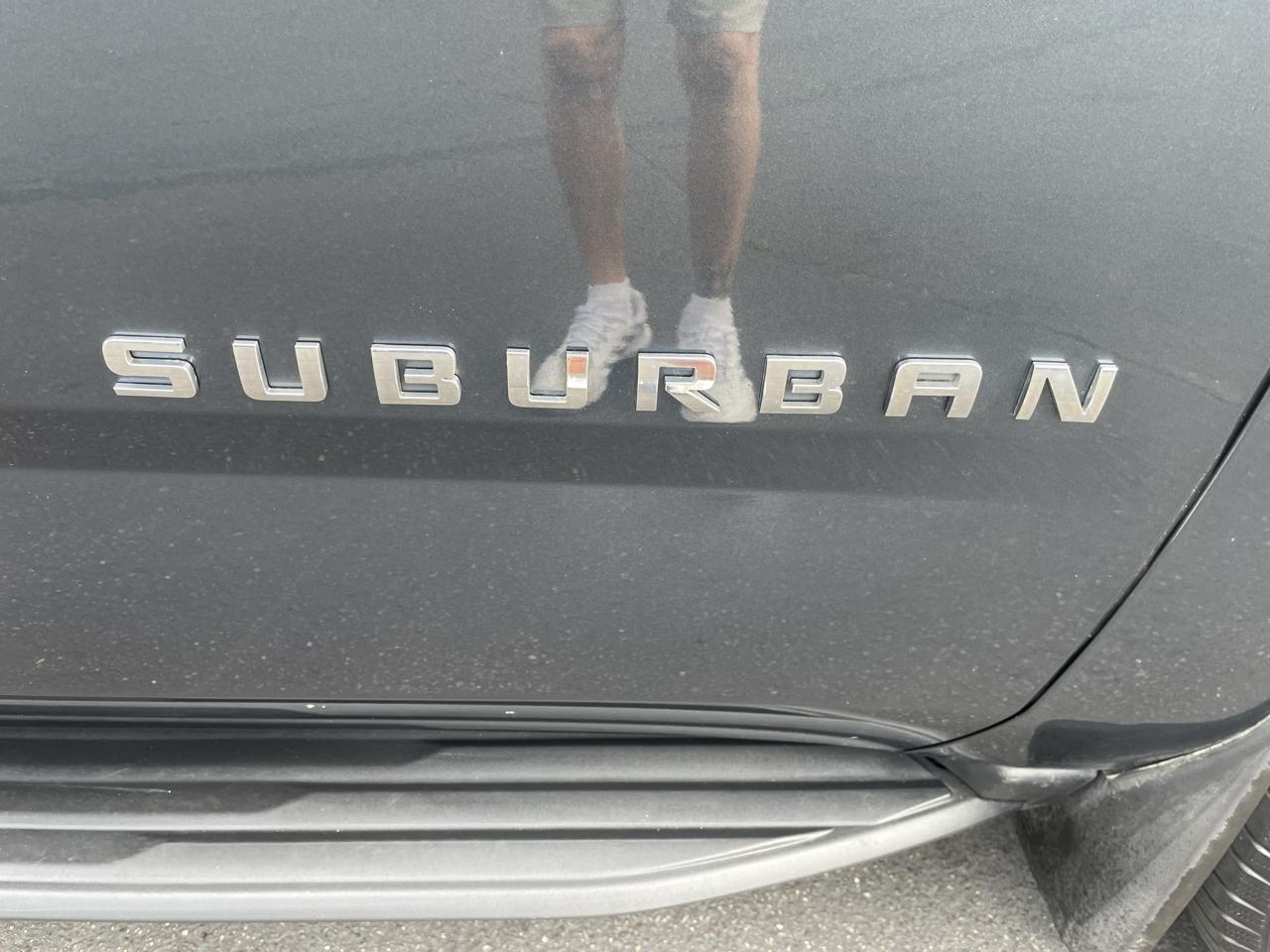 Chevrolet Suburban 4WD 4dr LT 2020
