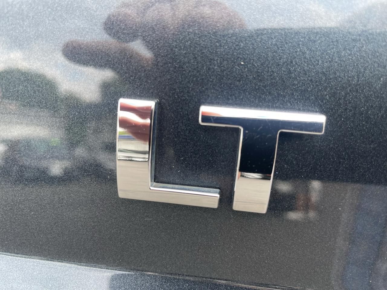 Chevrolet Suburban 4WD 4dr LT 2020